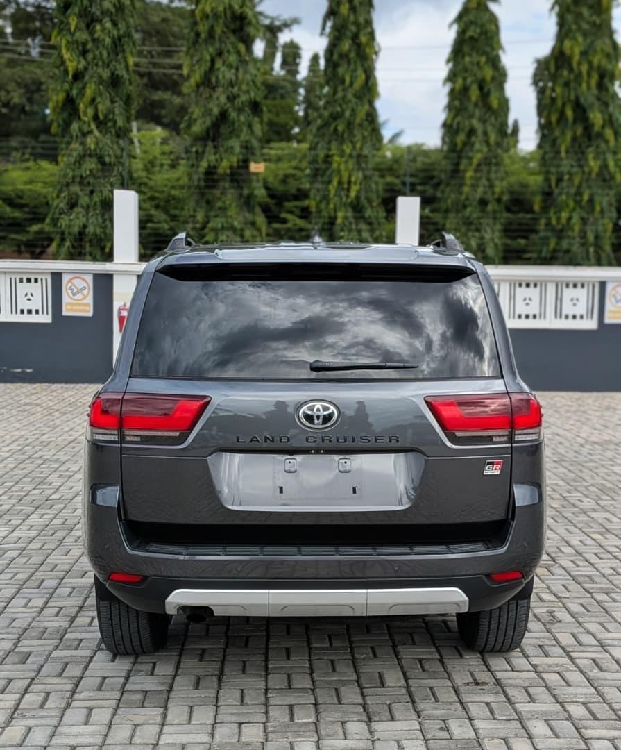 TOYOTA LANDCRUISER GR SPORT thumbnail 9